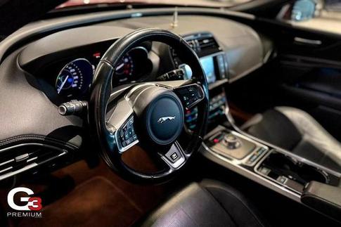 JAGUAR JAG XE R-SPORT SI4