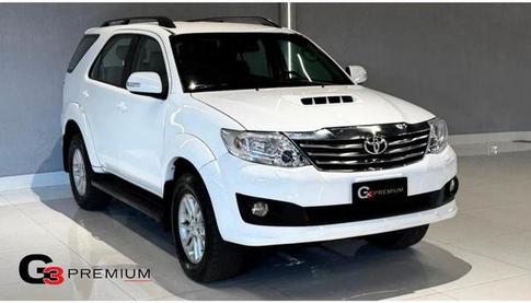 TOYOTA HILUXSW4 SRV4X4