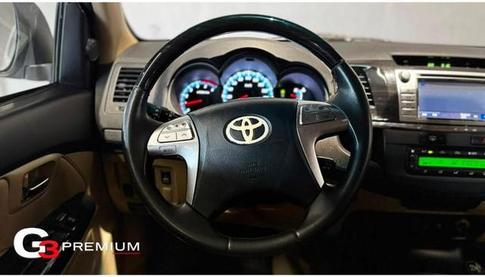 TOYOTA HILUXSW4 SRV4X4