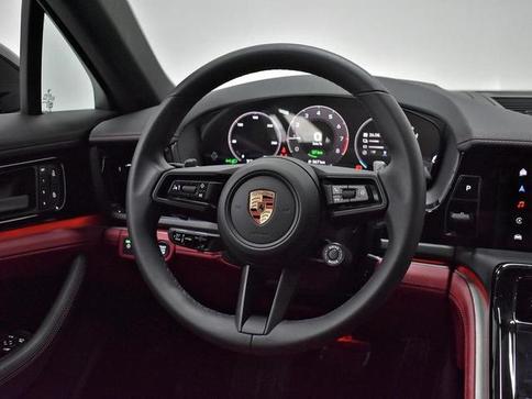 PORSCHE PANAMERA 4 E-HYBRID