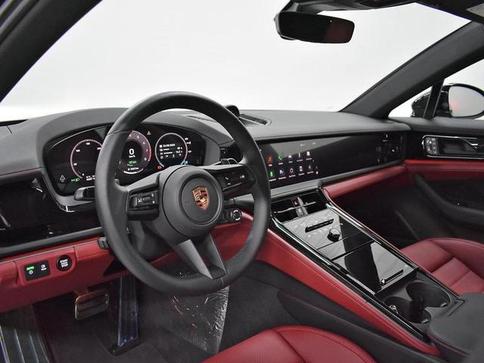 PORSCHE PANAMERA 4 E-HYBRID