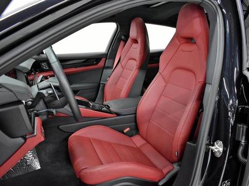 PORSCHE PANAMERA 4 E-HYBRID