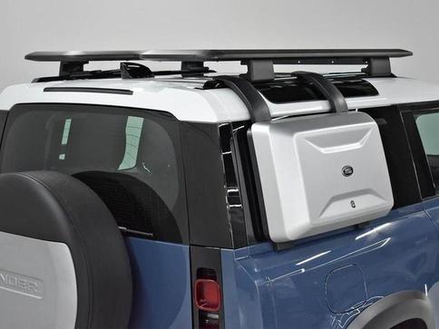 LAND ROVER DEFENDER 90 2.0 TURBO SE SI4 AUT.