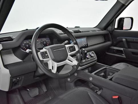 LAND ROVER DEFENDER 90 2.0 TURBO SE SI4 AUT.