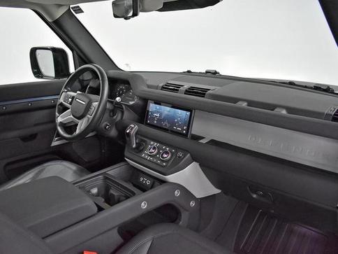 LAND ROVER DEFENDER 90 2.0 TURBO SE SI4 AUT.