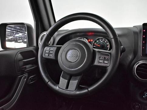 JEEP WRANGLER UNLIMITED SAHARA 3.6 V6 4P