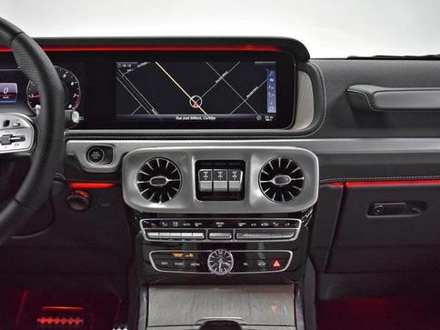 MERCEDES-BENZ AMG G63 4M