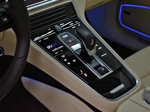 PORSCHE PANAMERA 4S 2.9 560CV (H�BRIDO)