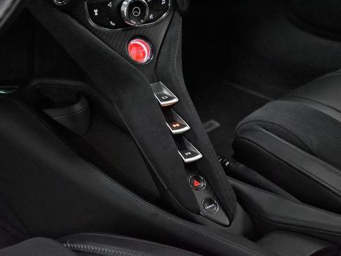 MCLAREN 720S COUPE 4.0 BI-TURBO V8 2P