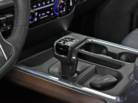 CHEVROLET SILVERADO HIGH COUNTRY 5.3 V8 AWD AUT.