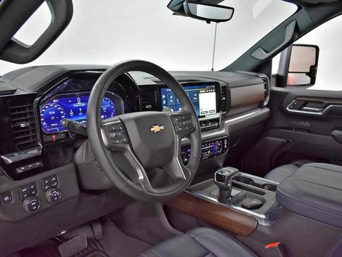 CHEVROLET SILVERADO HIGH COUNTRY 5.3 V8 AWD AUT.