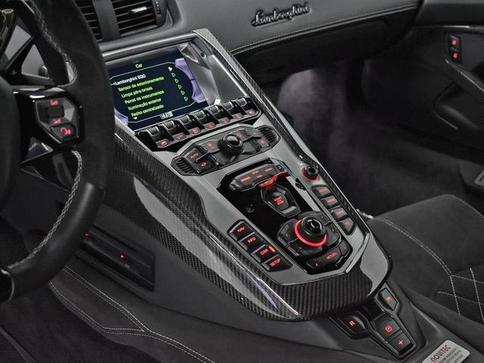 LAMBORGHINI AVENTADOR LP 740-4 S