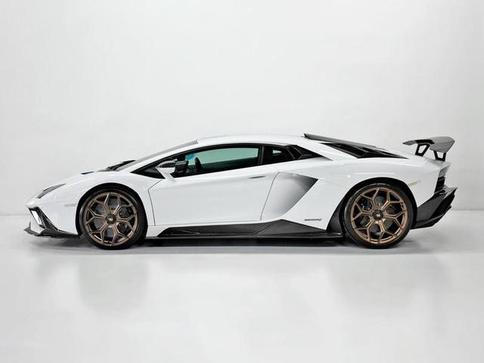LAMBORGHINI AVENTADOR LP 740-4 S