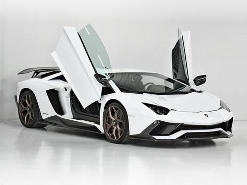 LAMBORGHINI AVENTADOR LP 740-4 S