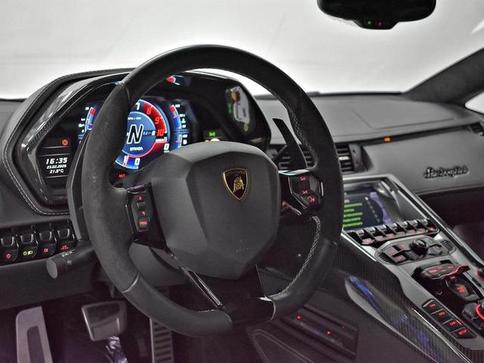LAMBORGHINI AVENTADOR LP 740-4 S