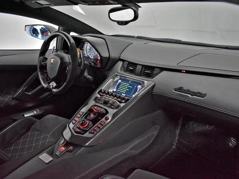 LAMBORGHINI AVENTADOR LP 740-4 S