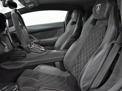 LAMBORGHINI AVENTADOR LP 740-4 S