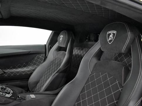 LAMBORGHINI AVENTADOR LP 740-4 S