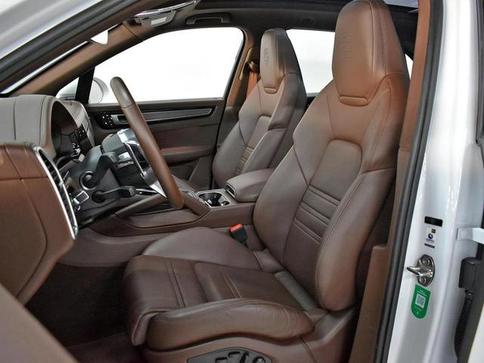 PORSCHE CAYENNE PLATINUM ED. 3.0 V6