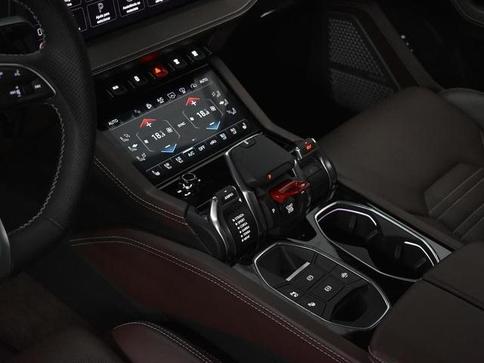 LAMBORGHINI URUS SE