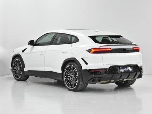 LAMBORGHINI URUS SE