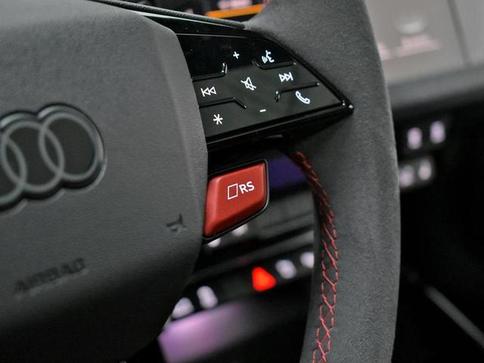 AUDI RS3 SEDAN 2.5 TFSI QUATTRO S-TRONIC