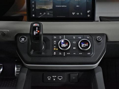 LAND ROVER DEFENDER 110 2.0 TURBO SE SI4 AUT