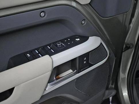 LAND ROVER DEFENDER 110 2.0 TURBO SE SI4 AUT