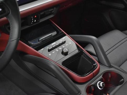 PORSCHE CAYENNE COUPE 3.0 V6 (H�BRIDO)