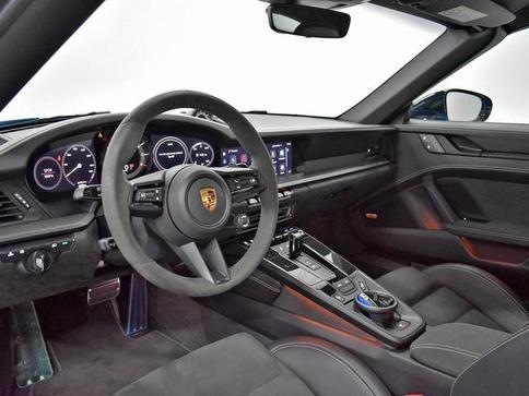 PORSCHE 911 TARGA 4GTS
