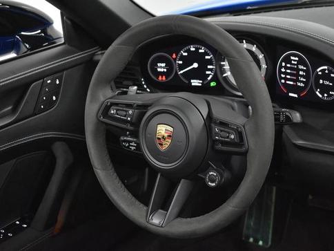 PORSCHE 911 TARGA 4GTS