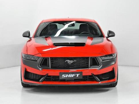 FORD MUSTANG DARK HORSE V8 5.0