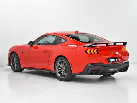 FORD MUSTANG DARK HORSE V8 5.0