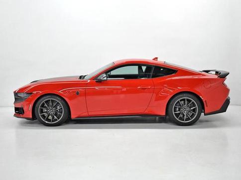 FORD MUSTANG DARK HORSE V8 5.0