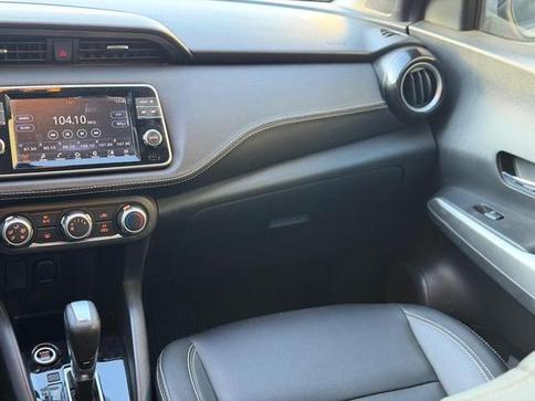 NISSAN KICKS SV CVT
