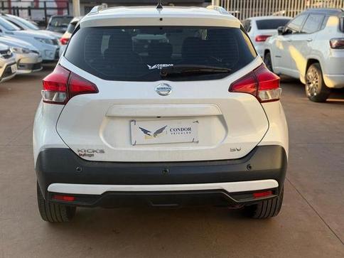NISSAN KICKS SV CVT
