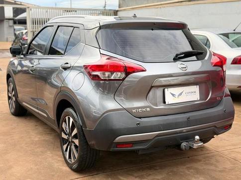 NISSAN KICKS SL CVT