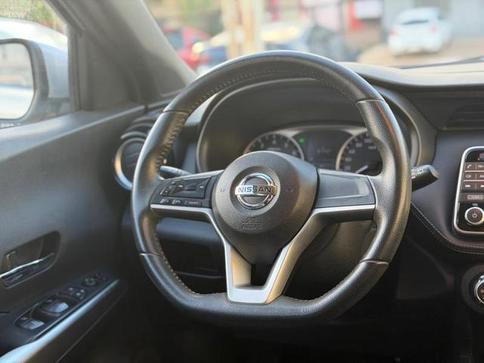 NISSAN KICKS SV CVT