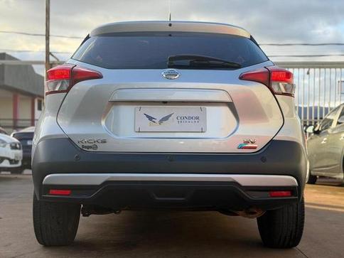 NISSAN KICKS SV CVT