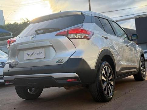 NISSAN KICKS SV CVT