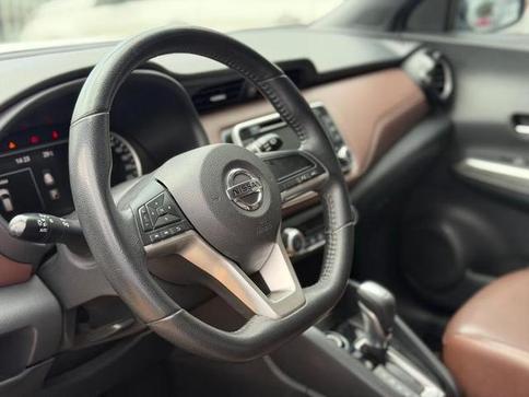 NISSAN KICKS SL CVT