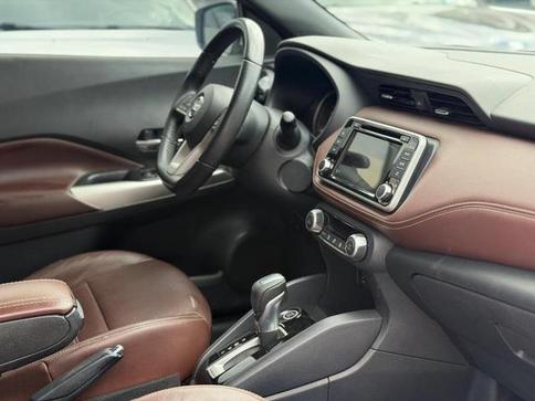NISSAN KICKS SL CVT
