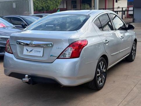 NISSAN VERSA 16SL CVT