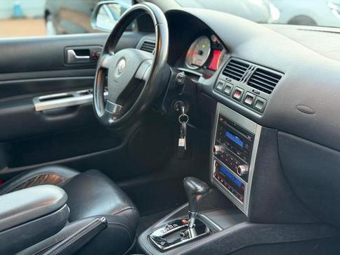 VOLKSWAGEN GOLF 2.0 SPORTLINE