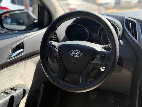 HYUNDAI HB20S 1.0 CONFORT PLUS 12V FLEX 4P MANUAL