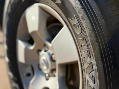 NISSAN FRONTIER XE 25 X4