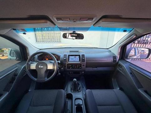 NISSAN FRONTIER XE 25 X4