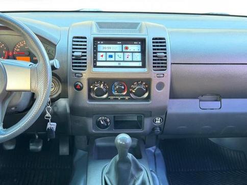 NISSAN FRONTIER XE 25 X4