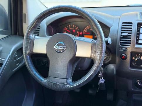 NISSAN FRONTIER XE 25 X4