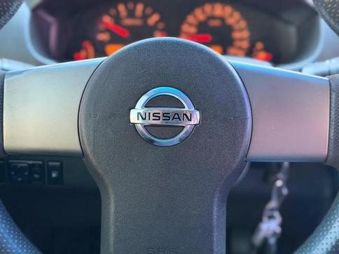 NISSAN FRONTIER XE 25 X4